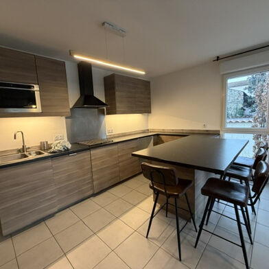 Appartement 4 pièces 998 €