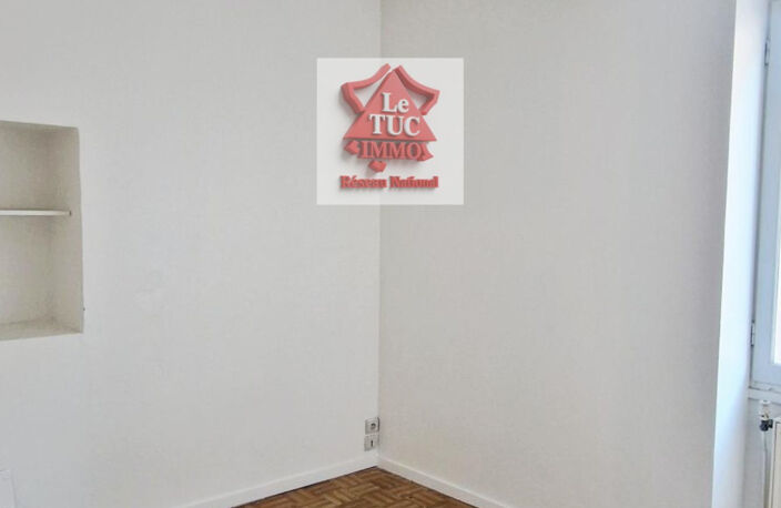 maison 2 chambres 1 bureau 26700 pierrelatte — photo 3