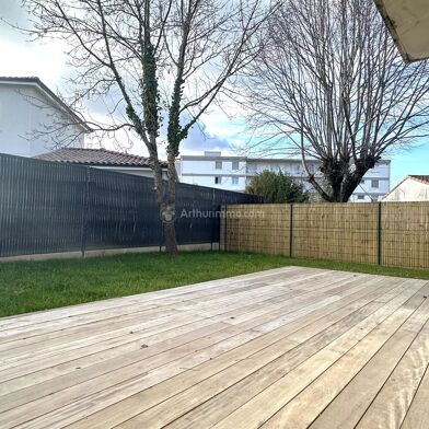 Appartement 4 pièces 890 €