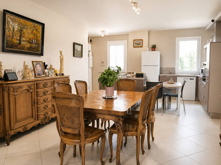 01000 BOURG-EN-BRESSE   Appartement rénové avec vue panorami — photo 1