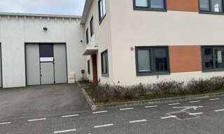 Commerce  701 m² à louer à Meyzieu (69330)