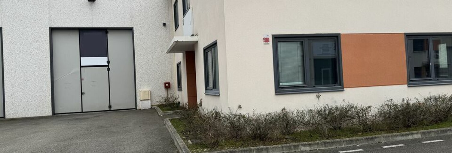 Commerce  701 m² à louer à Meyzieu (69330)