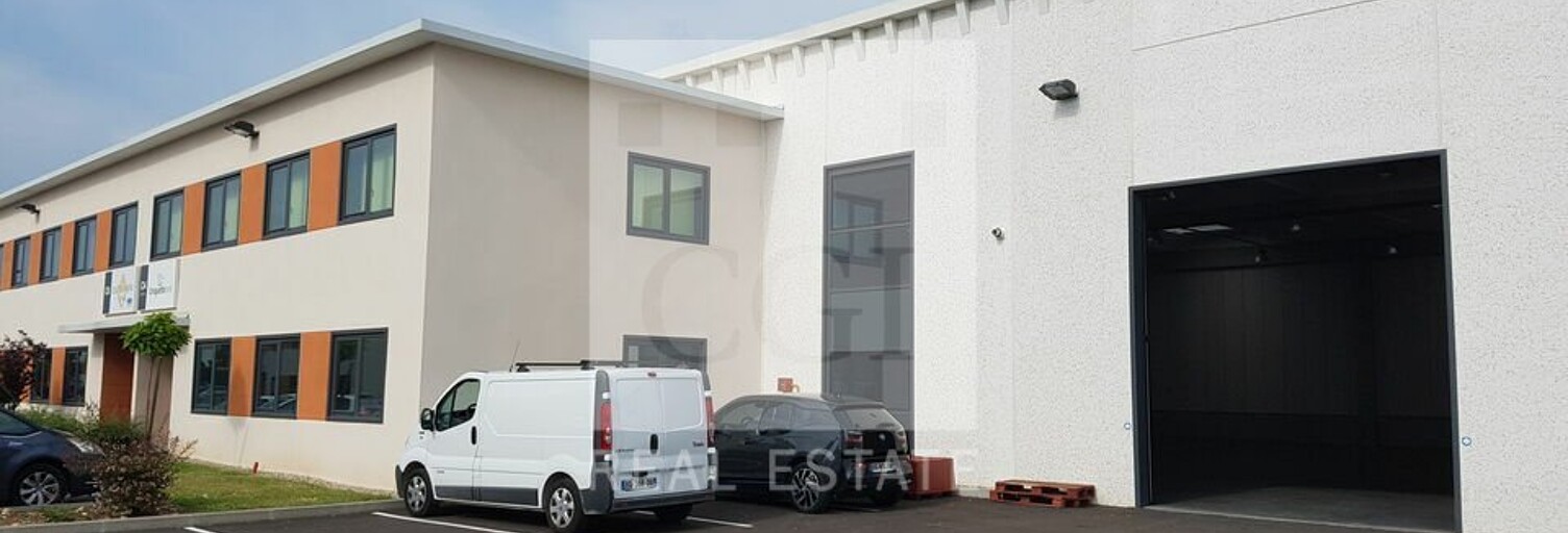 Commerce  922 m² à louer à Meyzieu (69330)