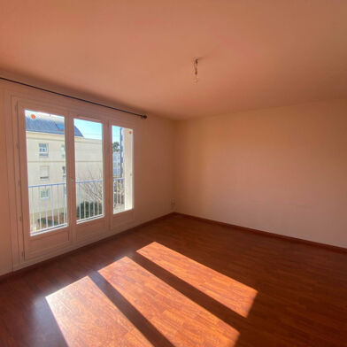 Appartement 3 pièces 870 €