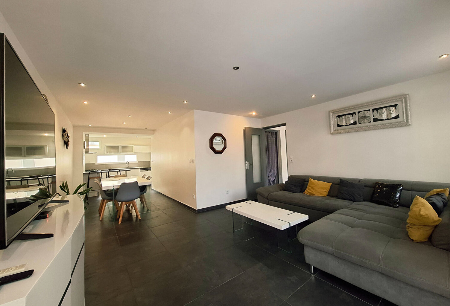 Perpignan Saint Assiscle Maison de Type 5 de 115m2 habitables — photo 1