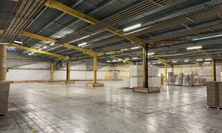 Commerce  3026 m² à louer à Joué-lès-Tours (37300)