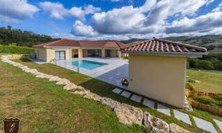 Maison 8 Pièces 299 m² à vendre à Val d'Oingt (69620)