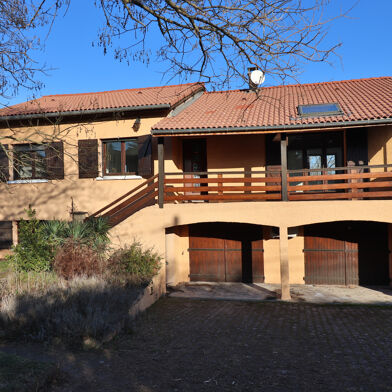 Maison 6 pièces 1920 €