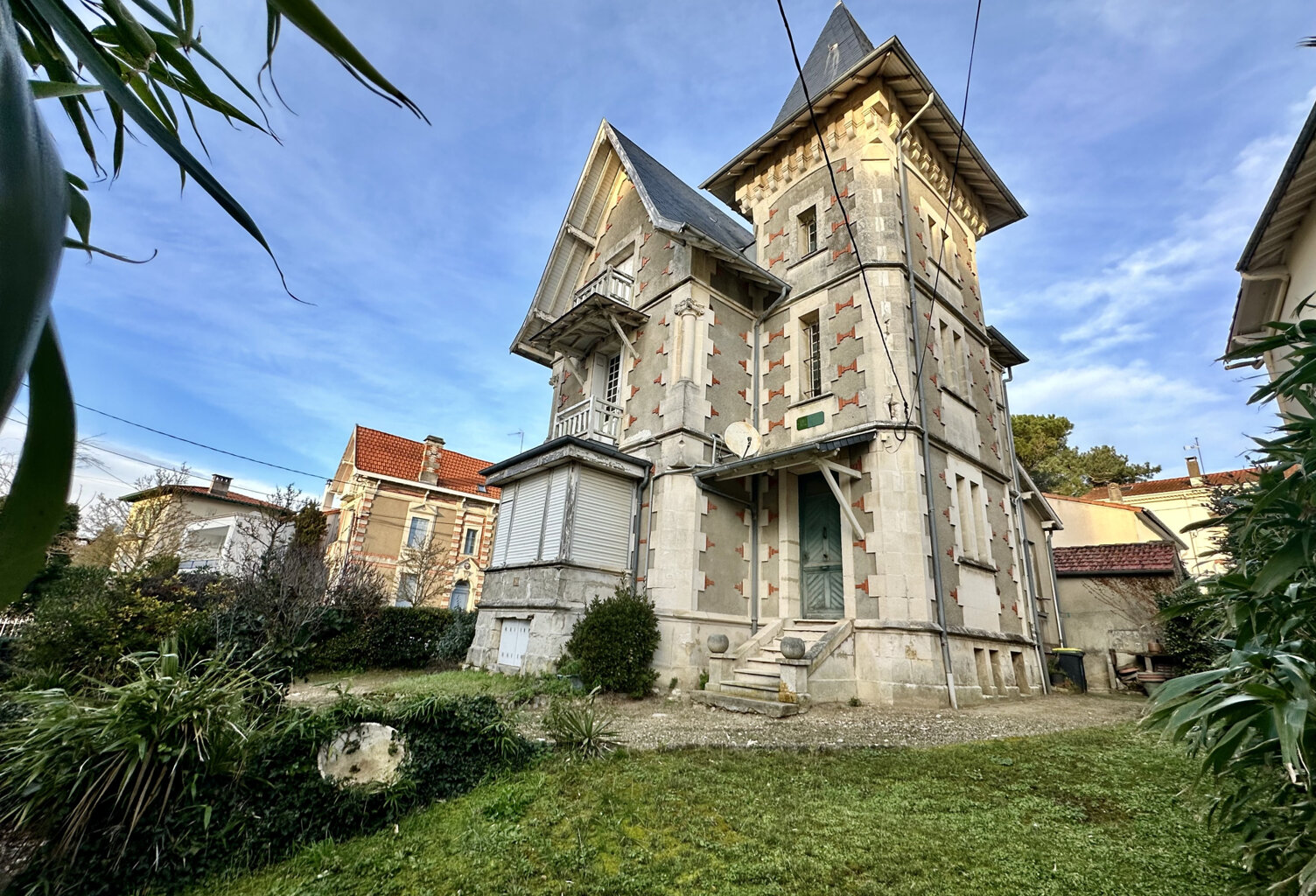 PARC DE ROYAN PROPRIÉTÉ DE CHARME À QUELQUES PAS DE LA PLAGE — photo 1