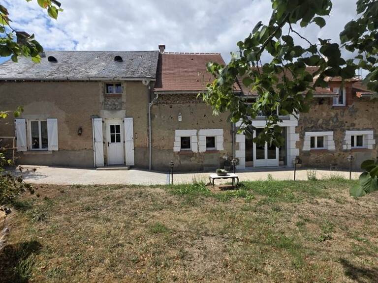 Maison en pierre de 8 pièces principales — photo 1