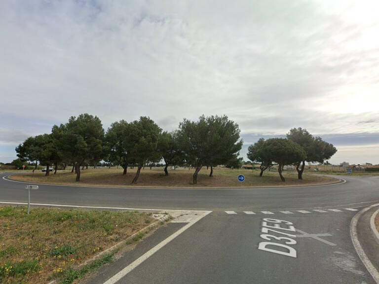 Lot de 5 parkings doubles extérieurs Valras-Plage avec frais de notaire offerts — photo 1