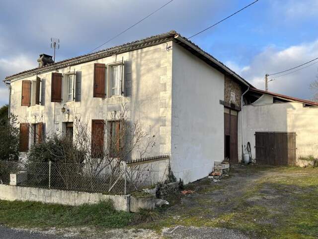 Maison de bourg de 4 pièces principales — photo du bien