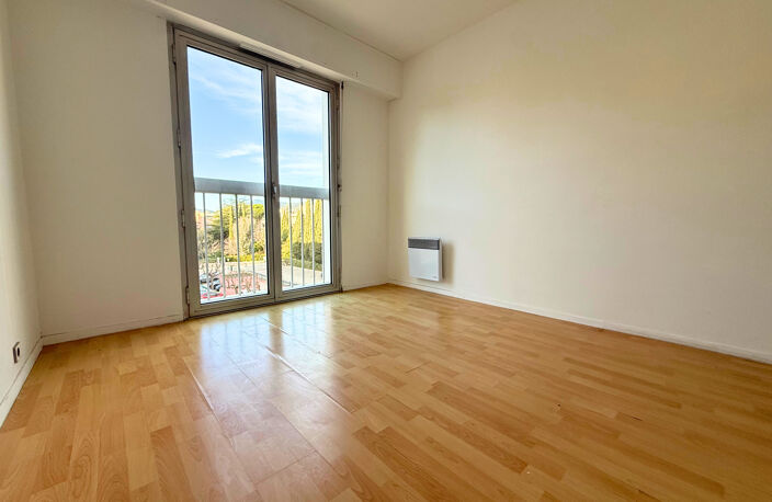 Appartement T3 avec terrasse — photo 5