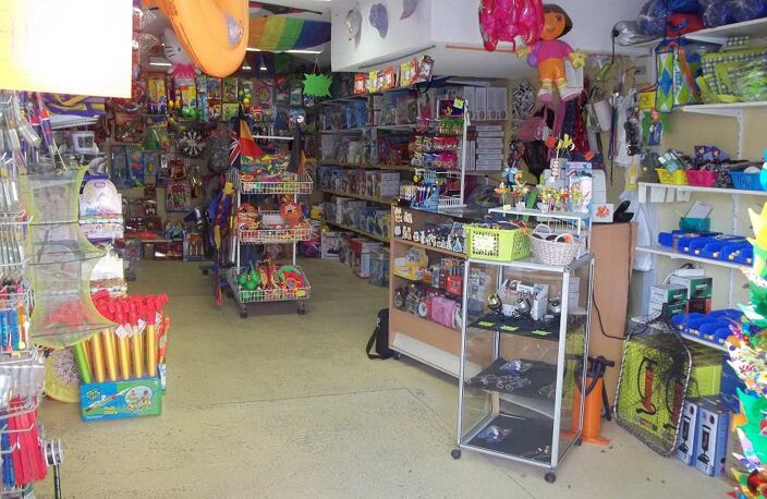Bazar - Jouets - Cadeaux — photo 2