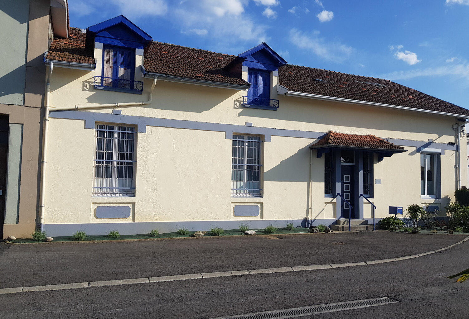 Proche centre local de plain-pied en RDC — photo 1