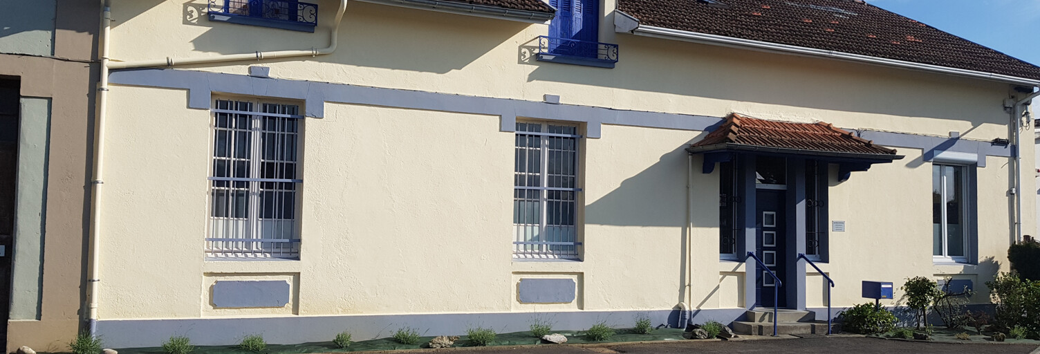 Commerce  25 m² à louer à Pontacq (64530)