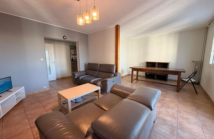 NIMES LES AMOUREUX Appartement 5 pièces de 88 m2 avec 2 véra — photo 2