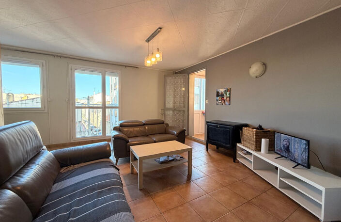 NIMES LES AMOUREUX Appartement 5 pièces de 88 m2 avec 2 véra — photo 4