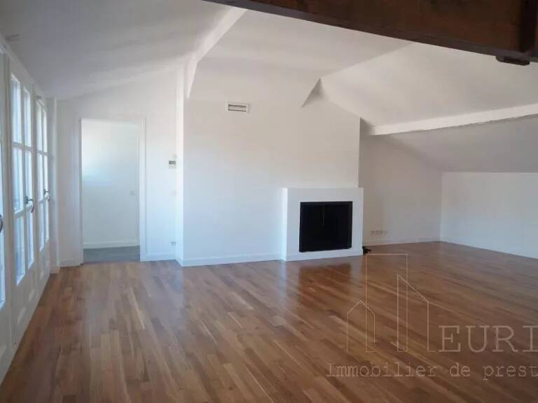 WILSON/ST GEORGES T5 DUPLEX Standing — photo 1