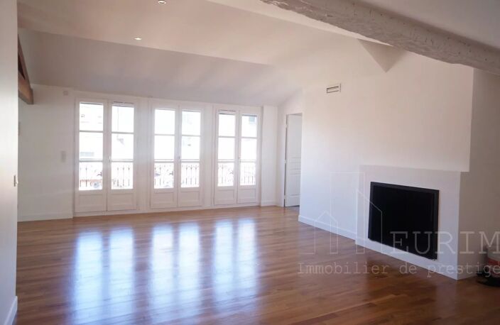 WILSON/ST GEORGES T5 DUPLEX Standing — photo 3