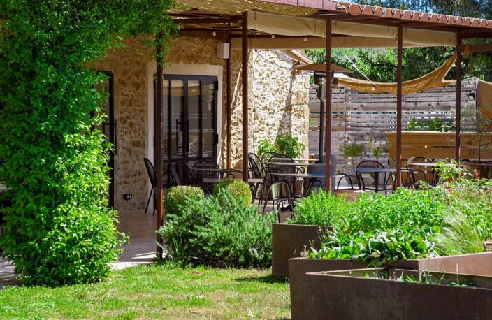 SOUS OFFRE Confortable Mas en pierre avec jardin — photo 2
