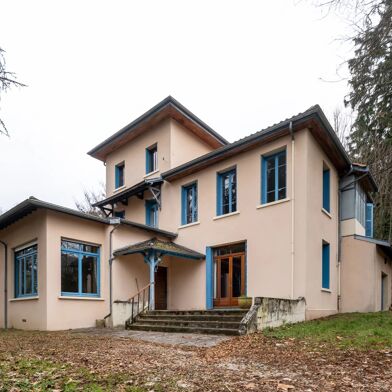 Maison 7 pièces 910000 €