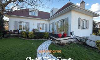 Maison 8 Pièces 180 m² à vendre à Carbon-Blanc (33560)