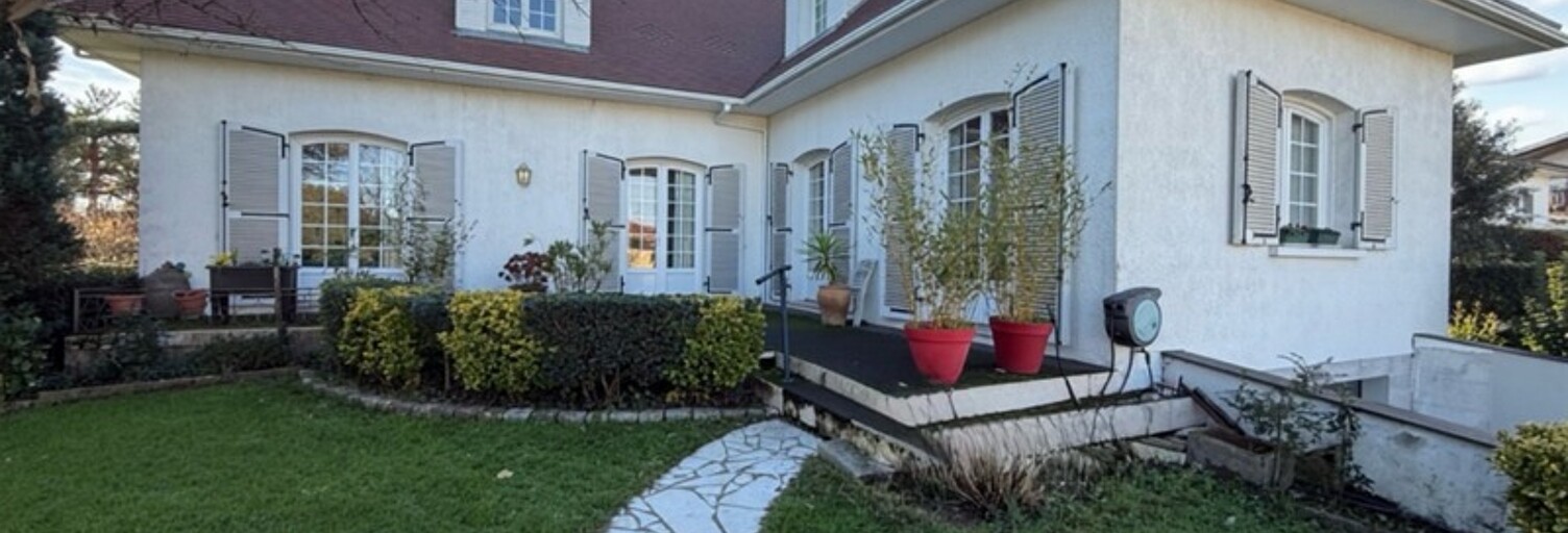 Maison 8 Pièces 180 m² à vendre à Carbon-Blanc (33560)