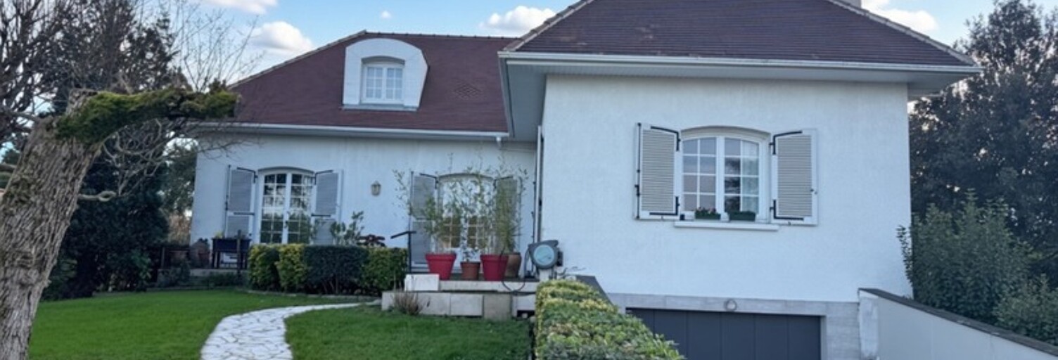 Maison 8 Pièces 180 m² à vendre à Carbon-Blanc (33560)