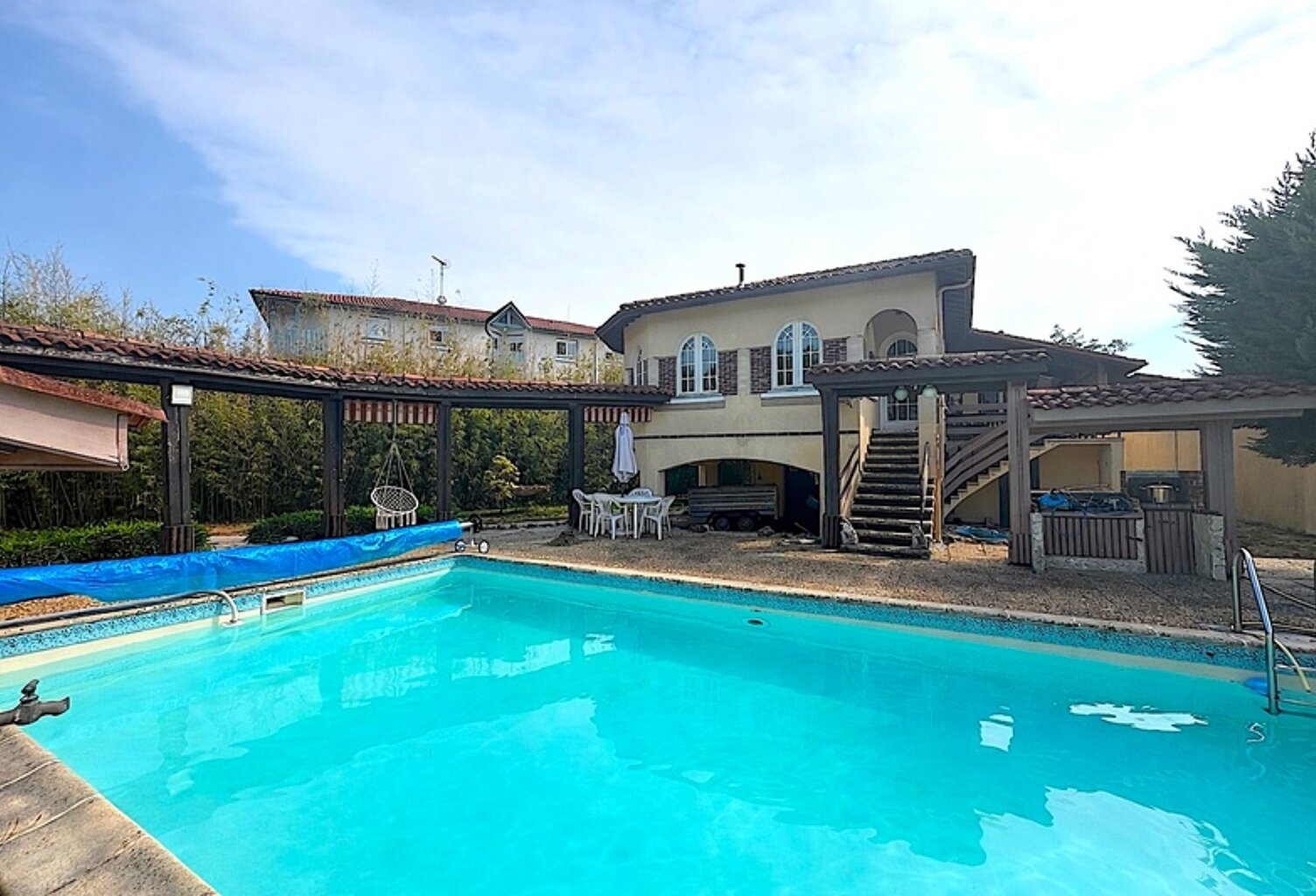 Maison 5 pièces 257m2 avec piscine et garages à AIRE SUR L'ADOUR (40) — photo 1