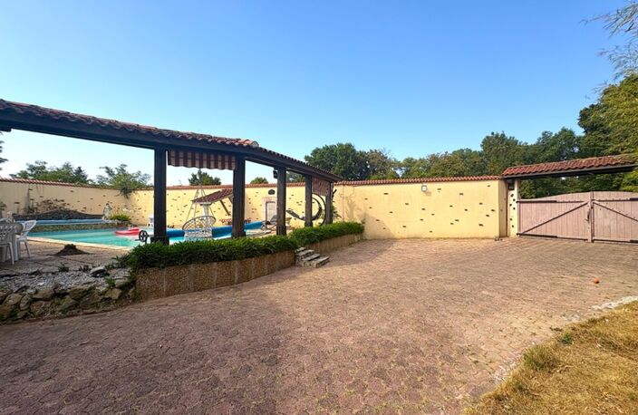 Maison 5 pièces 257m2 avec piscine et garages à AIRE SUR L'ADOUR (40) — photo 2