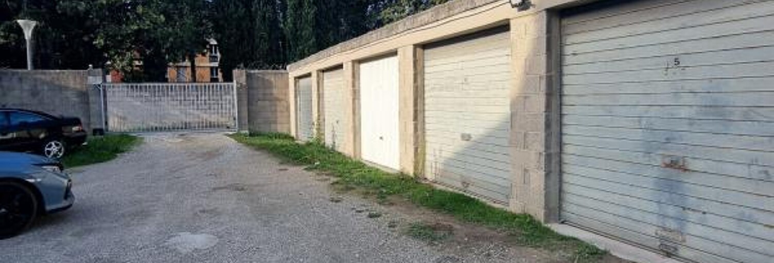 Commerce  14 m² à louer à Salon-de-Provence (13300)