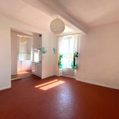 Appartement 3 pièces 713 €