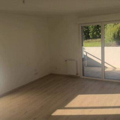 Appartement 3 pièces 733 €