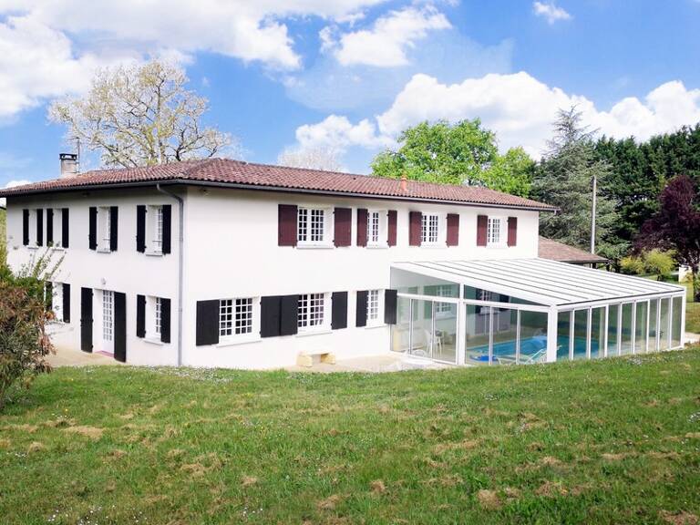 Dpt Gironde (33), à vendre à CROIGNON PROCHE DE BORDEAUX maison P9 de 263 m² - Terrain de 5830,00 m² — photo 1