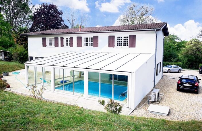 Dpt Gironde (33), à vendre à CROIGNON PROCHE DE BORDEAUX maison P9 de 263 m² - Terrain de 5830,00 m² — photo 3