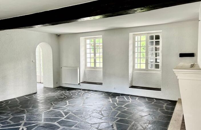 Dpt Gironde (33), à vendre à CROIGNON PROCHE DE BORDEAUX maison P9 de 263 m² - Terrain de 5830,00 m² — photo 5