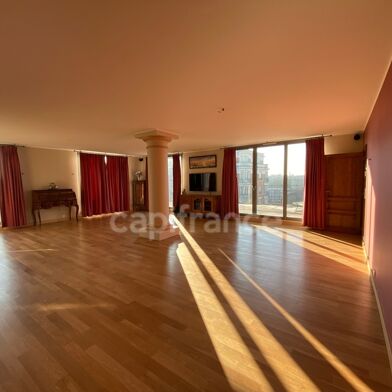 Appartement 5 pièces 330000 €