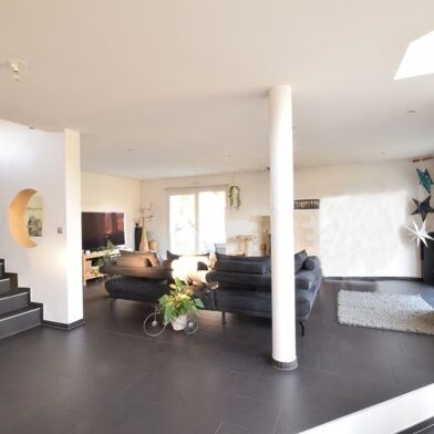 Maison 5 pièces 599000 €