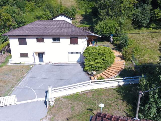 Maison à vendre 5 pièces de 135 m² sur terrain de 723 m² SAINT RAMBERT EN BUGEY (01) — photo du bien