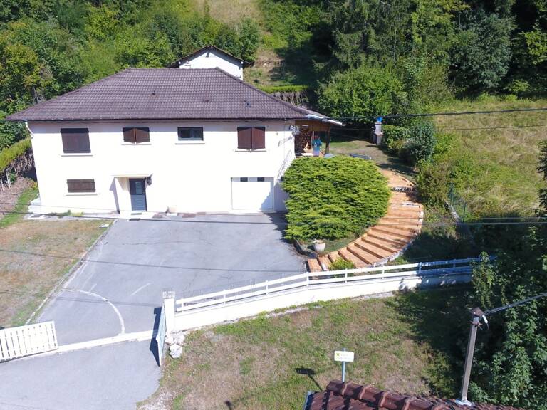 Maison à vendre 5 pièces de 135 m² sur terrain de 723 m² SAINT RAMBERT EN BUGEY (01) — photo 1