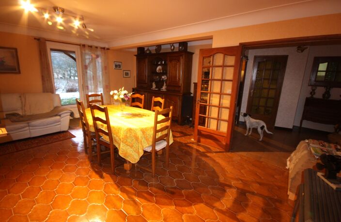 Maison à vendre 5 pièces de 135 m² sur terrain de 723 m² SAINT RAMBERT EN BUGEY (01) — photo 2