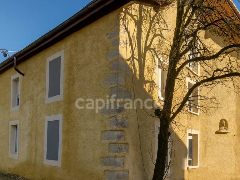 Ancienne ferme réhabilitée – 4 appartements T4 en triplex – Crozet — photo 1