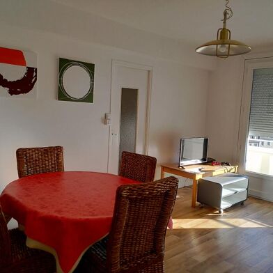 Appartement 3 pièces 770 €