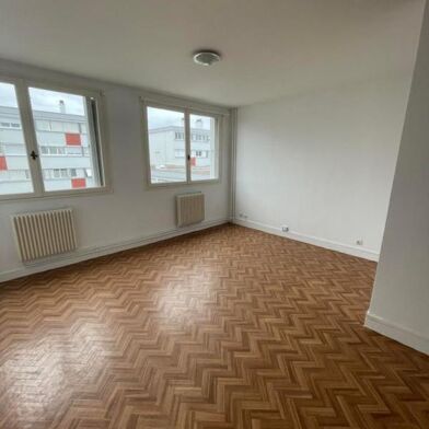 Appartement 3 pièces 750 €
