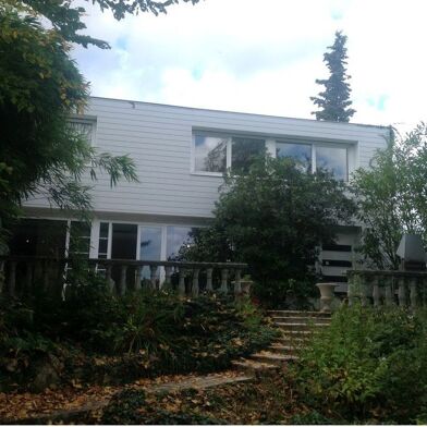 Maison 7 pièces 2900 €