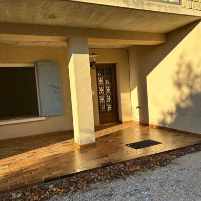 Appartement 2 pièces 860 €