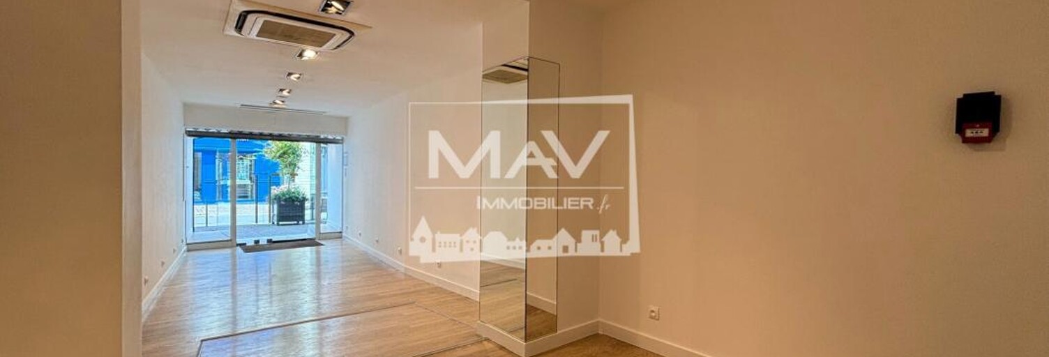 Commerce  90 m² à louer à Saint-Omer (62500)