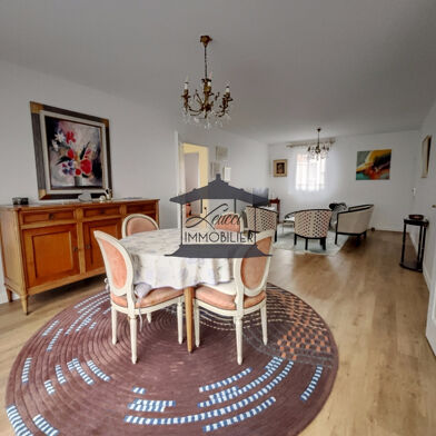 Appartement 3 pièces 275600 €