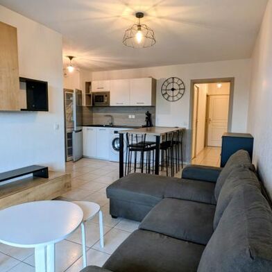 Appartement 3 pièces 822 €